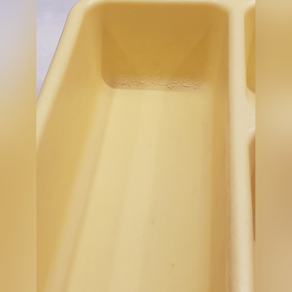 Rubbermaid Plastic Flatware Holder, Drawer Organizer, Cutlery - Picture 2 of 12